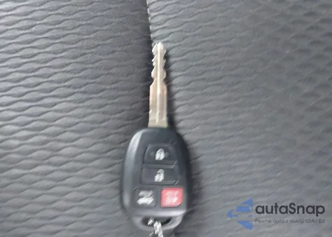 2018 Toyota Corolla Le из США, поврежденный, VIN 5YFBURHE4JP797944